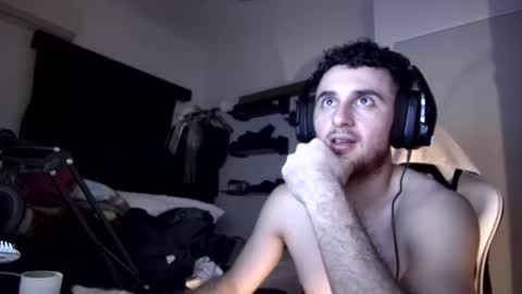 Snapshot of senitzzu chatting on February 2025 05:35:02 AM PAJACONTROL online show from February 2025 05:35:02 AM