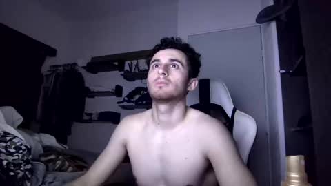 Snapshot of senitzzu chatting on March 2025 03:08:01 AM PAJACONTROL online show from March 2025 03:08:01 AM