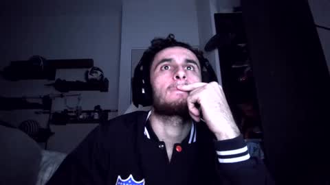 Snapshot of senitzzu chatting on October 2025 06:24:01 AM PAJACONTROL online show from October 2025 06:24:01 AM