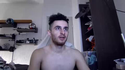 Snapshot of senitzzu chatting on October 2025 06:30:01 PM PAJACONTROL online show from October 2025 06:30:01 PM