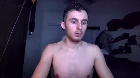 Snapshot of senitzzu chatting on December 2025 04:28:02 AM PAJACONTROL online show from December 2025 04:28:02 AM