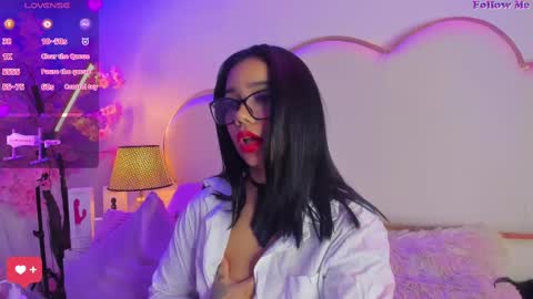 Sennia online show from October 2025 02:59:01 PM