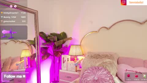 Sennia online show from March 2026 03:09:02 PM