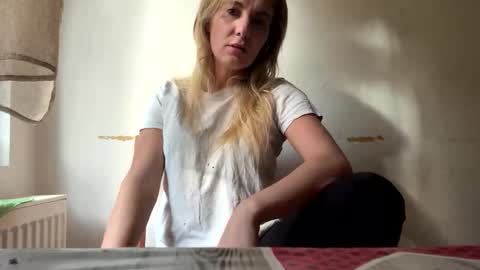 Snapshot of sennya_hayes chatting on November 2025 11:32:01 AM Sennya online show from November 2025 11:32:01 AM