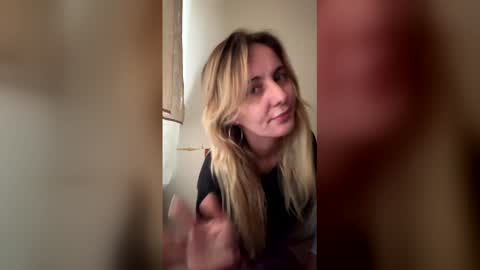 Snapshot of sennya_hayes chatting on January 2026 08:41:01 AM Sennya online show from January 2026 08:41:01 AM