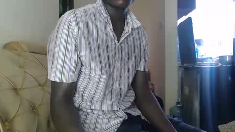 Snapshot of sensation_2 chatting on October 2025 08:33:02 AM Charles online show from October 2025 08:33:02 AM