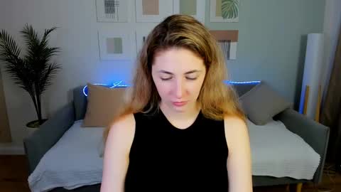 sensitiveheartt online show from April 2026 07:16:01 PM