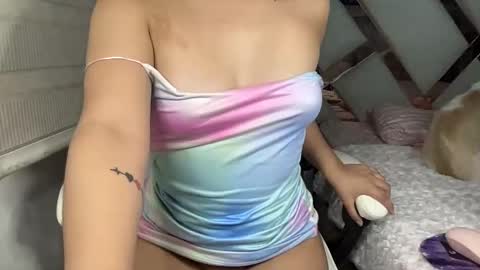 Snapshot of sensual_little_angel chatting on February 2025 05:27:01 AM Nataly online show from February 2025 05:27:01 AM