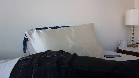 Cam online show from February 2025 08:41:02 PM