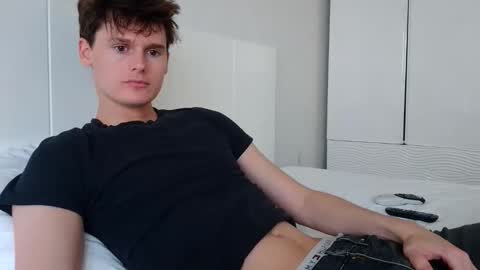 Snapshot of sensualalien chatting on April 2026 10:09:02 PM Cam online show from April 2026 10:09:02 PM