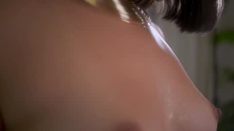 Maria- OF sensual bee online show from February 2025 02:47:02 AM