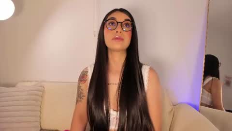 Snapshot of sensualhaven_ chatting on June 2026 11:27:02 PM sensualhaven_ online show from June 2026 11:27:02 PM