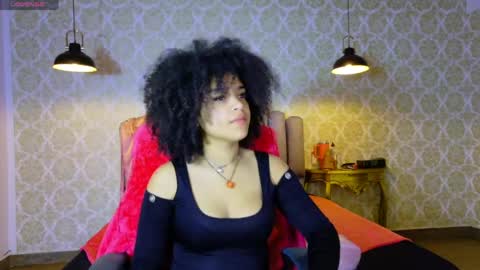 Snapshot of serena_sex31 chatting on May 2026 12:01:02 PM Serena online show from May 2026 12:01:02 PM
