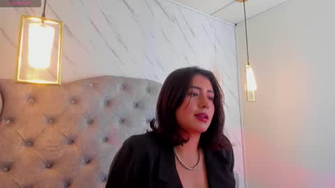  Serena  online show from November 2025 08:02:02 PM