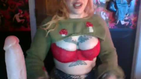 Snapshot of serencigarra chatting on November 2025 02:50:01 PM serencigarra online show from November 2025 02:50:01 PM