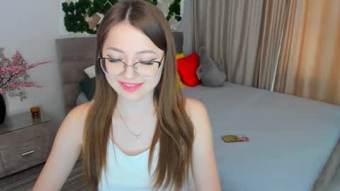 Ophelia online show from February 2025 07:16:01 AM