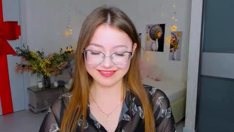 Ophelia online show from February 2025 04:04:02 PM