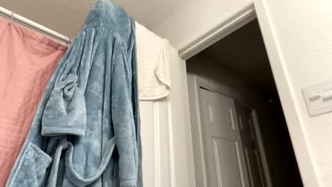 serenityroseee online show from April 2026 03:06:01 PM