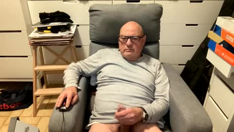 serge8413 online show from February 2025 04:57:02 AM