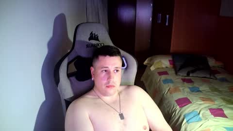 Snapshot of sergio95n chatting on March 2026 12:52:02 AM Pollos online show from March 2026 12:52:02 AM