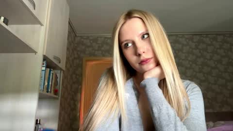 Snapshot of serinalasch chatting on May 2026 07:05:02 AM Sofia online show from May 2026 07:05:02 AM