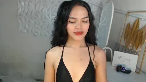 Snapshot of servicedoll18 chatting on April 2026 06:54:02 PM Bella online show from April 2026 06:54:02 PM