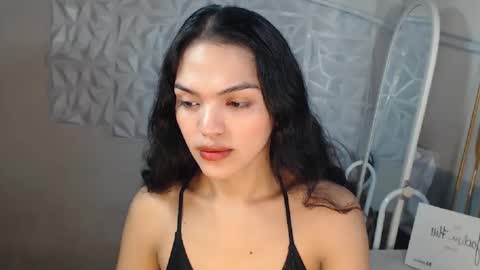 Snapshot of servicedoll18 chatting on May 2026 09:26:02 AM Bella online show from May 2026 09:26:02 AM