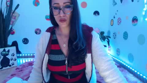 Snapshot of seuctive_woman57 chatting on December 2024 10:30:01 AM samy online show from December 2024 10:30:01 AM