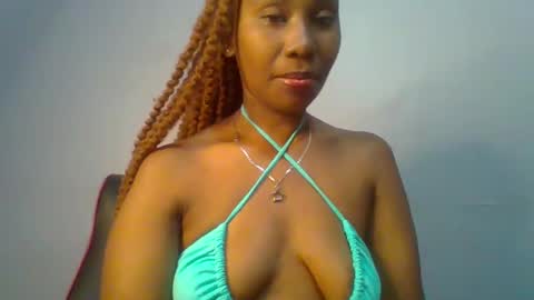 Snapshot of sexie_curvie chatting on February 2025 08:06:02 PM Maggie online show from February 2025 08:06:02 PM