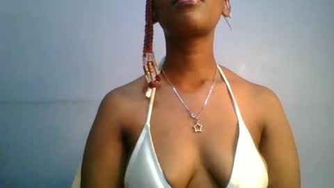 Snapshot of sexie_curvie chatting on February 2025 02:21:01 PM Maggie online show from February 2025 02:21:01 PM