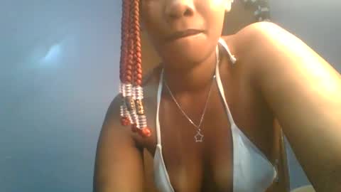 Snapshot of sexie_curvie chatting on February 2025 02:40:01 AM Maggie online show from February 2025 02:40:01 AM