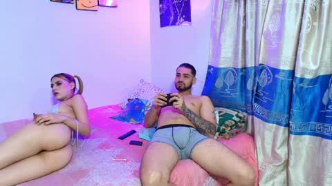 Snapshot of sexincompany chatting on April 2026 06:13:05 AM monserat y thony online show from April 2026 06:13:05 AM