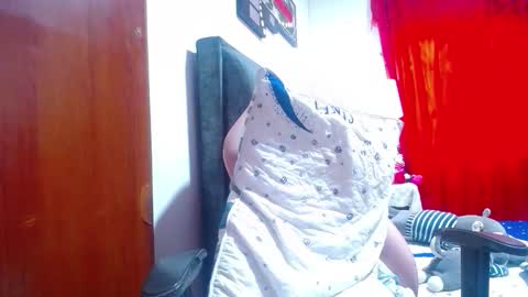 Snapshot of sexmilkdirty chatting on December 2025 09:43:01 PM sexmilkdirty online show from December 2025 09:43:01 PM