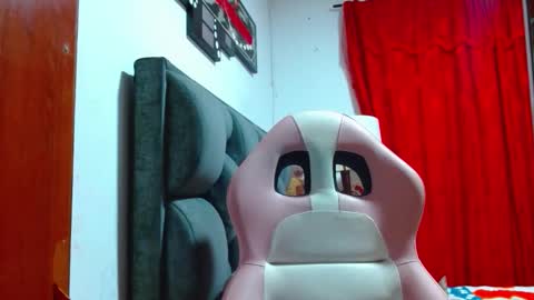 Snapshot of sexmilkdirty chatting on February 2026 11:25:01 PM sexmilkdirty online show from February 2026 11:25:01 PM