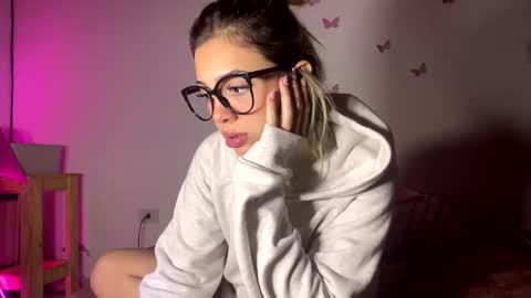 Snapshot of sexsummerr chatting on May 2026 02:18:02 AM HI Privates are OPEN online show from May 2026 02:18:02 AM