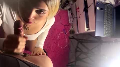 Snapshot of sexsummerr chatting on June 2026 06:52:02 AM HI Privates are OPEN online show from June 2026 06:52:02 AM