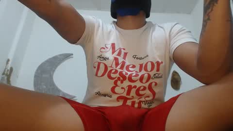 Snapshot of sextshotlati chatting on February 2025 08:40:02 AM thiago online show from February 2025 08:40:02 AM