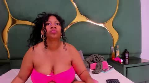 Sexxtaty online show from April 2026 04:33:02 PM