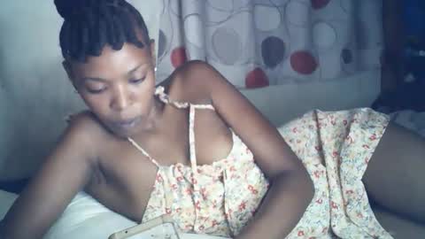 Snapshot of sexxy_curvy23 chatting on February 2026 04:39:01 AM sexxy_curvy23 online show from February 2026 04:39:01 AM