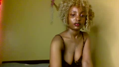 sexxy_daisyy online show from December 2025 03:00:02 AM