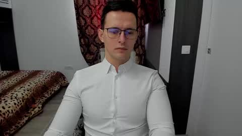 Sexxymuscles4U online show from February 2025 09:00:01 AM