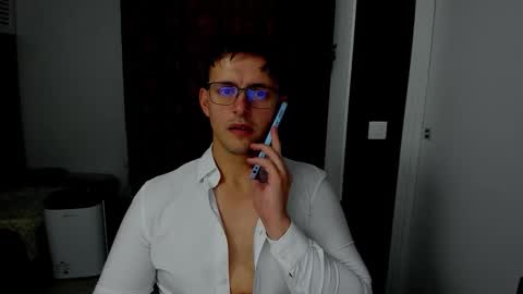 Sexxymuscles4U online show from November 2025 12:04:01 PM