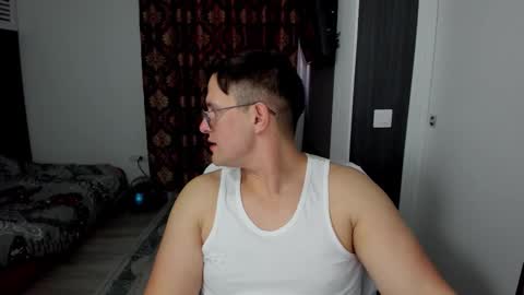 Sexxymuscles4U online show from February 2026 02:12:02 PM