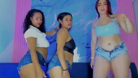 Zara and Leidy online show from November 2025 04:23:01 PM