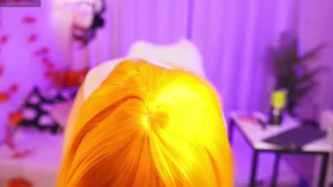 Lina online show from October 2025 11:48:01 PM