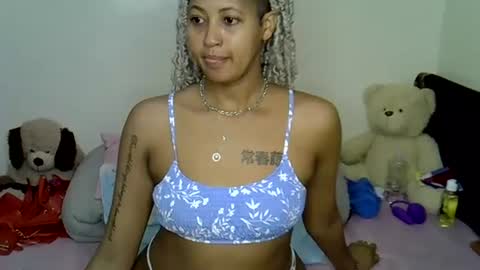 sexy_bubbie01 online show from June 2026 05:03:02 PM