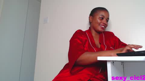 Snapshot of sexy_cici2 chatting on February 2025 02:32:01 PM foxxy sweets online show from February 2025 02:32:01 PM