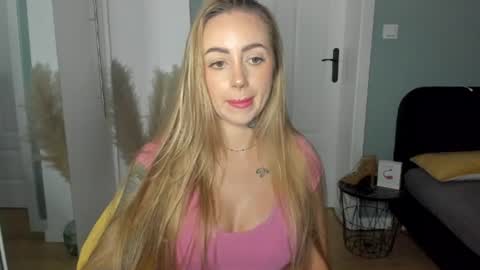 Snapshot of sexy_coralie chatting on June 2026 07:24:02 AM C o r a l i e online show from June 2026 07:24:02 AM