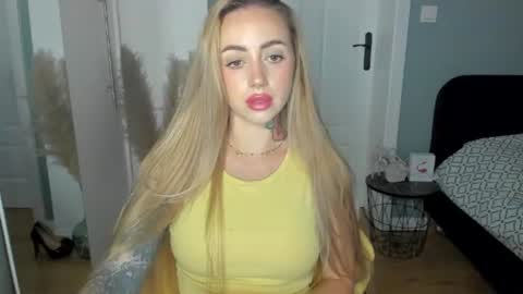 Snapshot of sexy_coralie chatting on July 2026 01:24:01 PM C o r a l i e online show from July 2026 01:24:01 PM