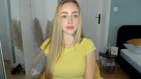 Snapshot of sexy_coralie chatting on July 2026 07:04:01 AM C o r a l i e online show from July 2026 07:04:01 AM
